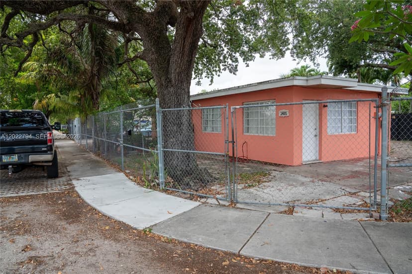 3401 NW 15th St, Miami FL 33125