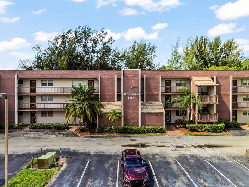 7020 Nova Drive # 207d, Davie FL 33317
