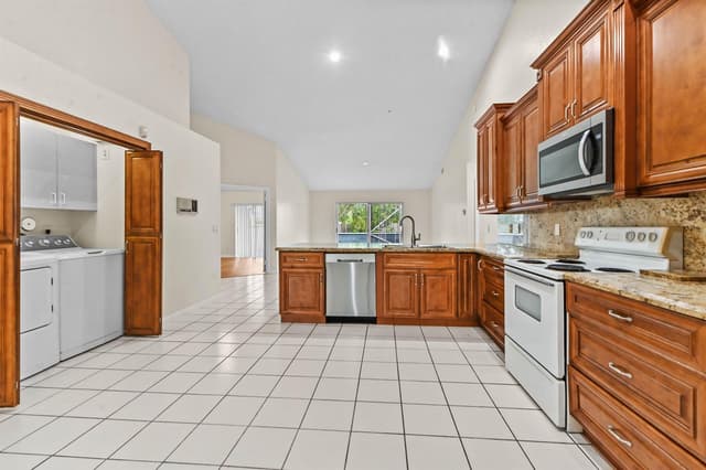 18377 Fresh Lake Way, Boca Raton FL 33498 - Boca Raton, FL - Photo 5