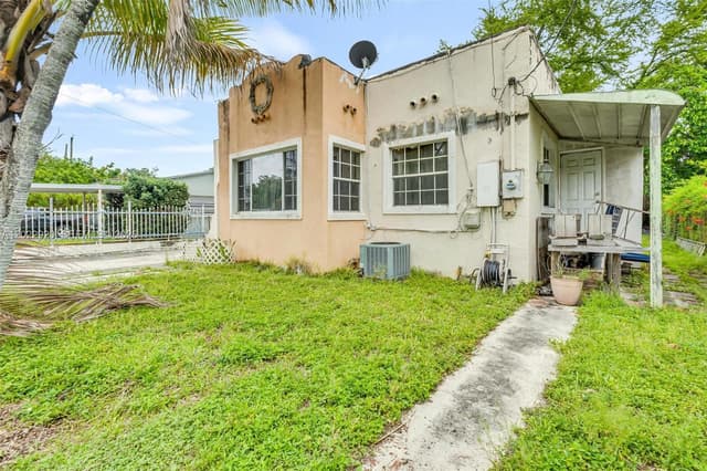 1122 NW 38th St, Miami FL 33127 - Miami, FL - Photo 3