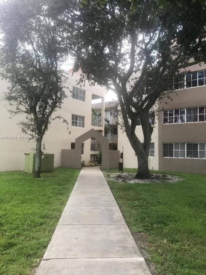 6155 NW 186th St # 209, Hialeah FL 33015 - Hialeah, FL - Photo 1