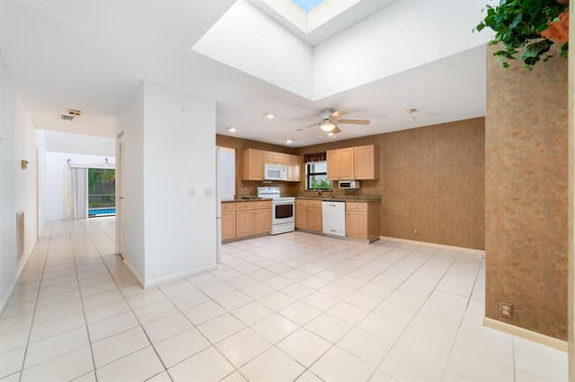 302 Deer Creek Wildwood Lane E, Deerfield Beach FL 33442 - Deerfield Beach, FL - Photo 6