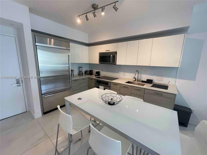 1300 Brickell Bay Dr # 2304, Miami FL 33131