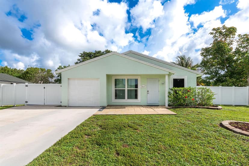 10117 Mikado Lane, Royal Palm Beach FL 33411