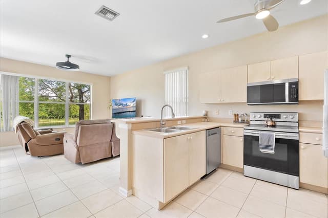 16385 SW 27th Street, Miramar FL 33027 - Miramar, FL - Photo 6