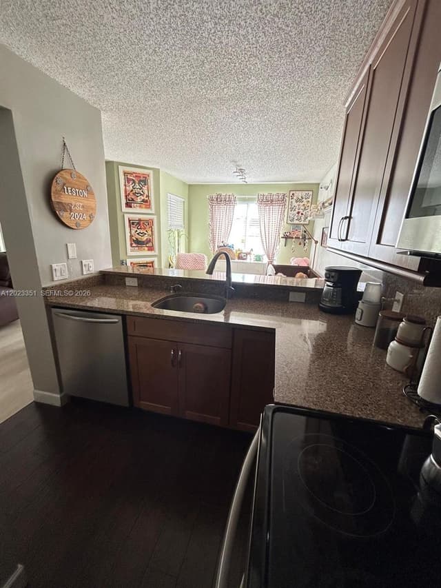 977 Coral Club Dr # 977, Coral Springs FL 33071 - Coral Springs, FL - Photo 6