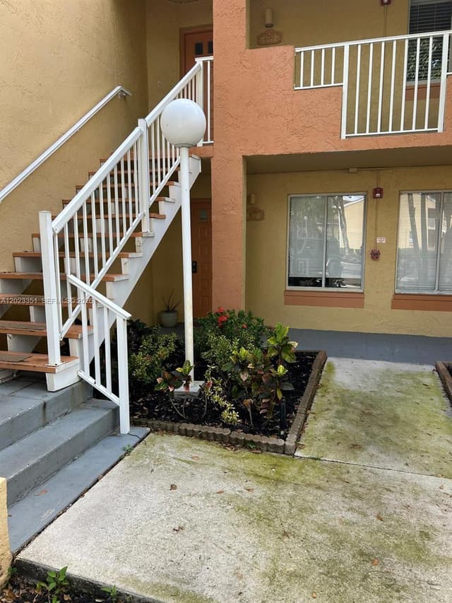 977 Coral Club Dr # 977, Coral Springs FL 33071 - Coral Springs, FL - Photo 3