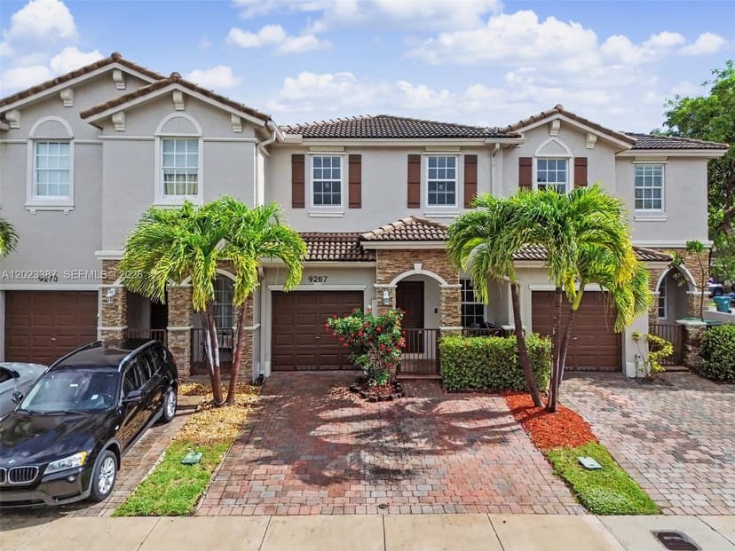 9267 SW 220th Ter, Cutler Bay FL 33190