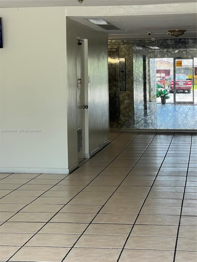 2060 NW 48th Ter # 103, Lauderhill FL 33313 - Lauderhill, FL - Photo 2