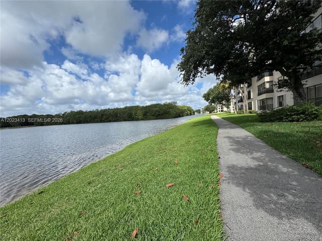 2768 S Carambola Cir S # 206, Coconut Creek FL 33066 - Coconut Creek, FL - Photo 5