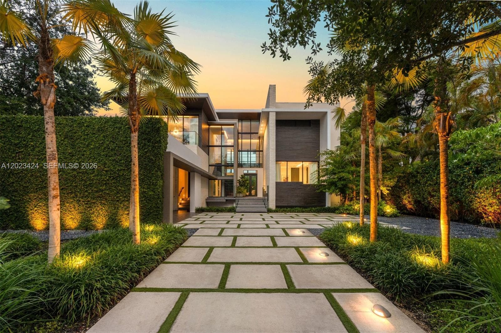 132 Paloma Dr, Coral Gables FL 33143