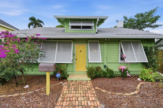 117 S Palmway, FL 33460 - Photo 2