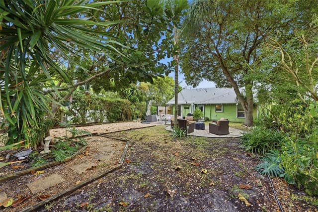 117 S Palmway, FL 33460 - Photo 4