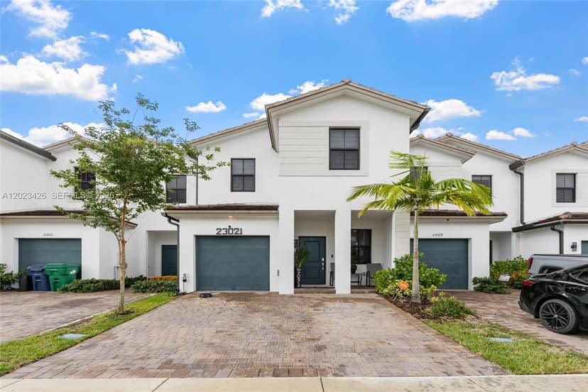 23021 SW 128th Pl, Miami FL 33170