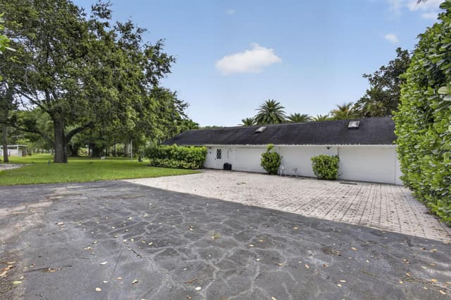 1030 Arabian Drive, Loxahatchee FL 33470 - Loxahatchee, FL - Photo 6