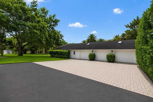 1030 Arabian Drive, Loxahatchee FL 33470 - Loxahatchee, FL - Photo 5