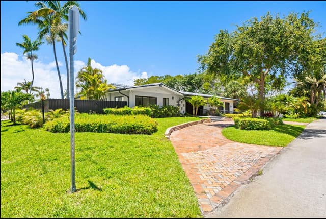 2811 NE 53rd Court, Lighthouse Point FL 33064 - Lighthouse Point, FL - Photo 4