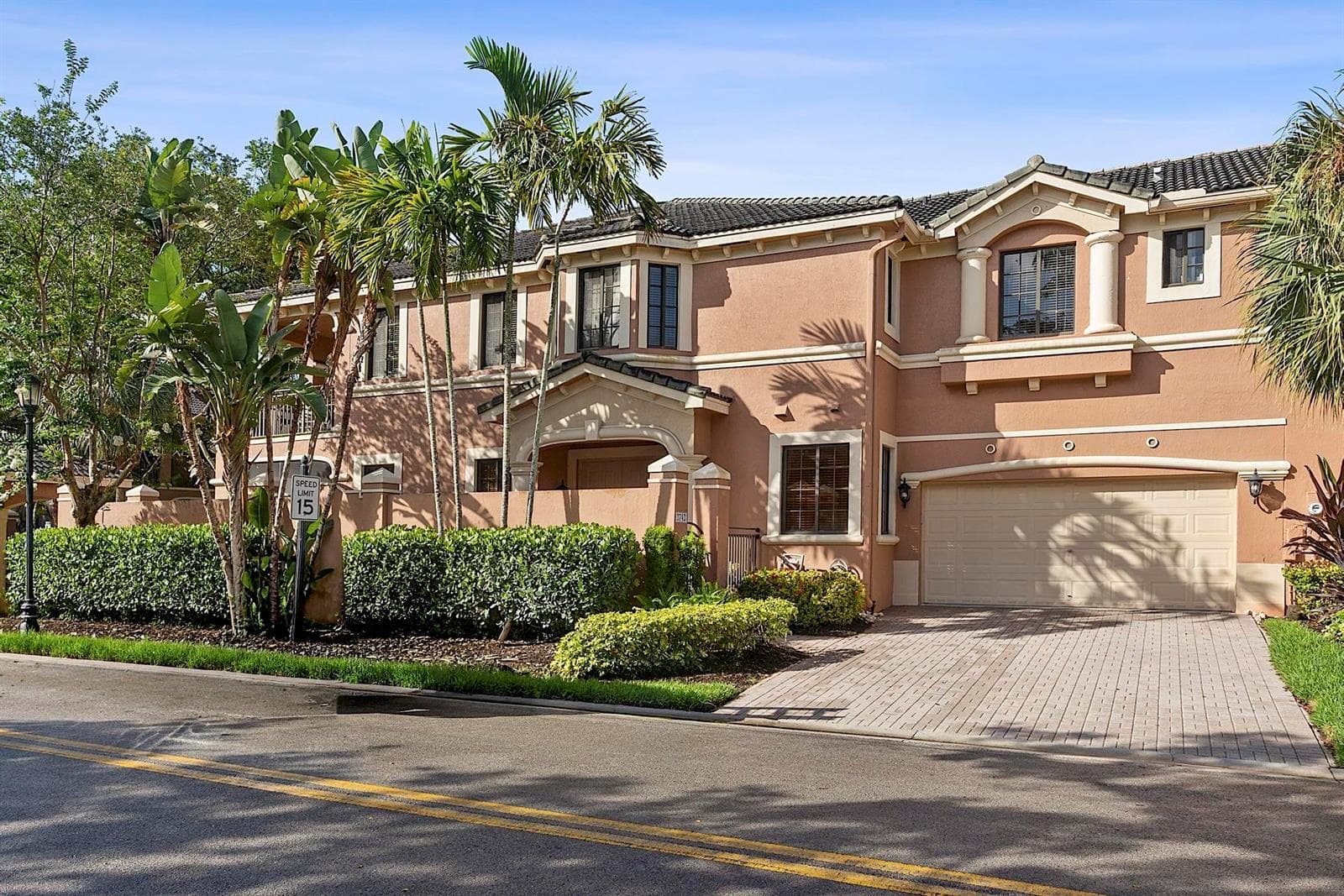 2742 Kinsington Circle, Weston FL 33332