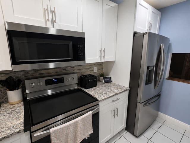 7900 SW 7th Place, North Lauderdale FL 33068 - North Lauderdale, FL - Photo 4