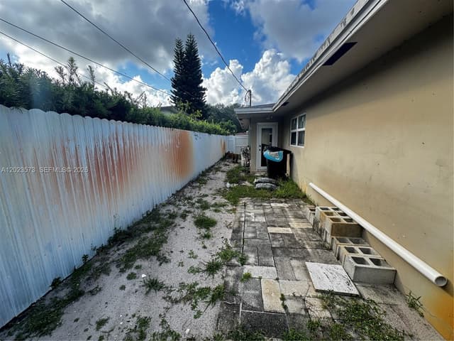 4560 NW 6th Ct, Plantation FL 33317 - Plantation, FL - Photo 5