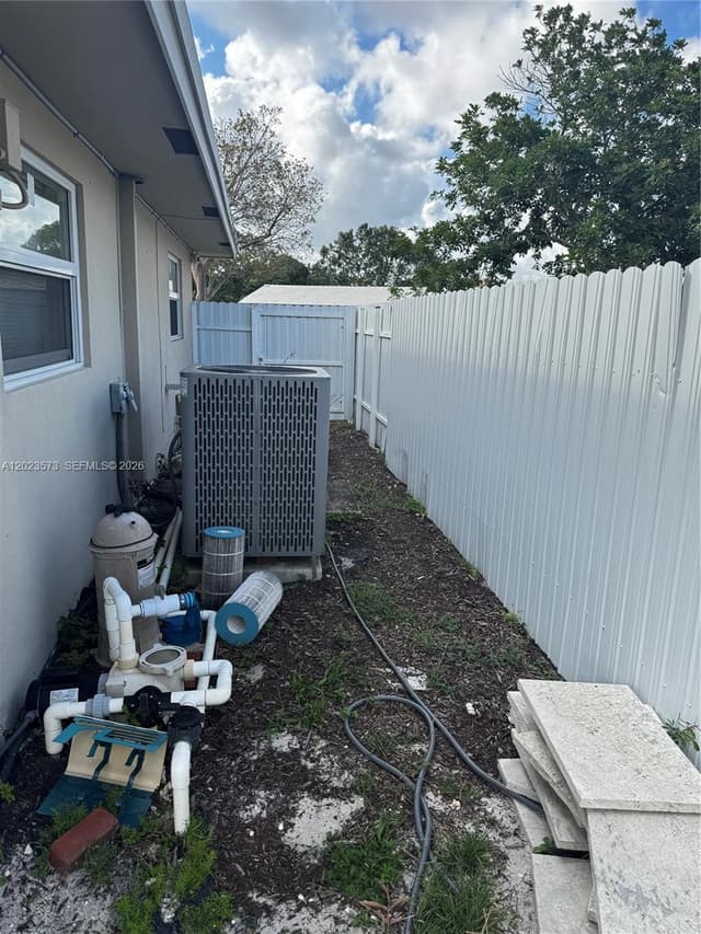 4560 NW 6th Ct, Plantation FL 33317 - Plantation, FL - Photo 4