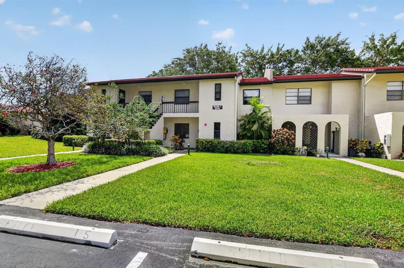 8310 Casa Del Lago # D, Boca Raton FL 33433