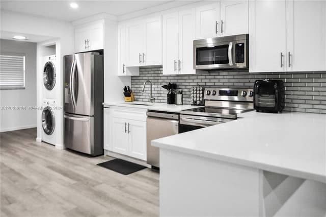 1021 Mockingbird Ln # 202, Plantation FL 33324 - Plantation, FL - Photo 2
