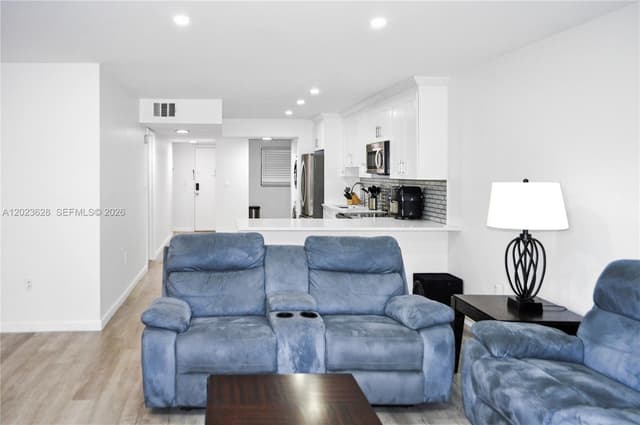 1021 Mockingbird Ln # 202, Plantation FL 33324 - Plantation, FL - Photo 4