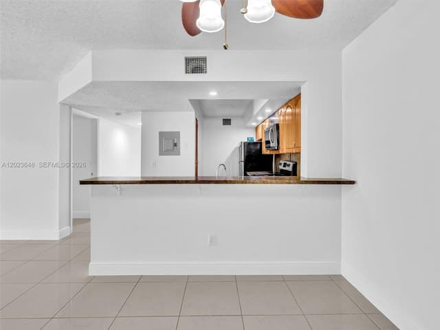 18850 NW 57th Ave # 208, Hialeah FL 33015 - Hialeah, FL - Photo 7