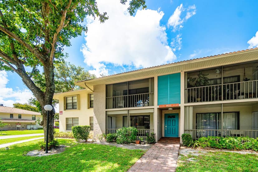 9810 Pineapple Tree Drive # 101, Boynton Beach FL 33436