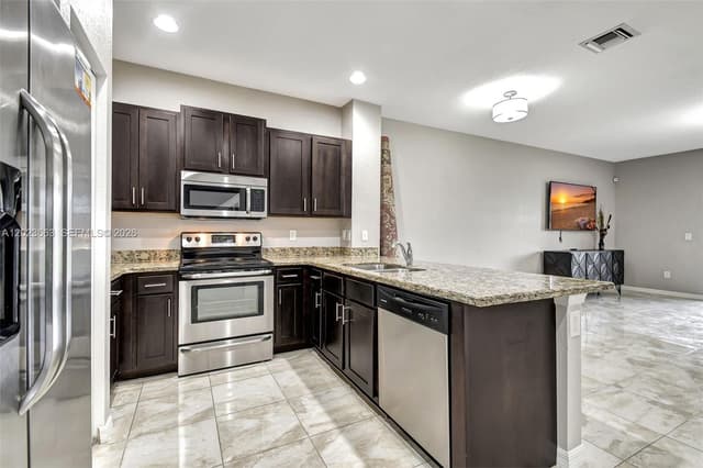 1119 Vermilion Dr, Lake Worth FL 33461 - Lake Worth, FL - Photo 7