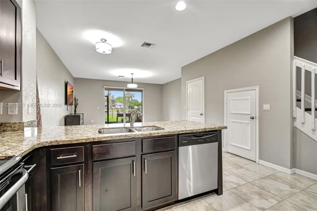 1119 Vermilion Dr, Lake Worth FL 33461 - Lake Worth, FL - Photo 5