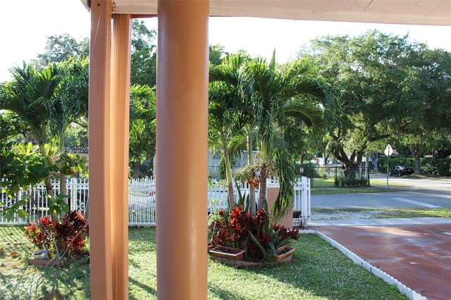 13875 NE 16th Ct, North Miami FL 33181 - North Miami, FL - Photo 6