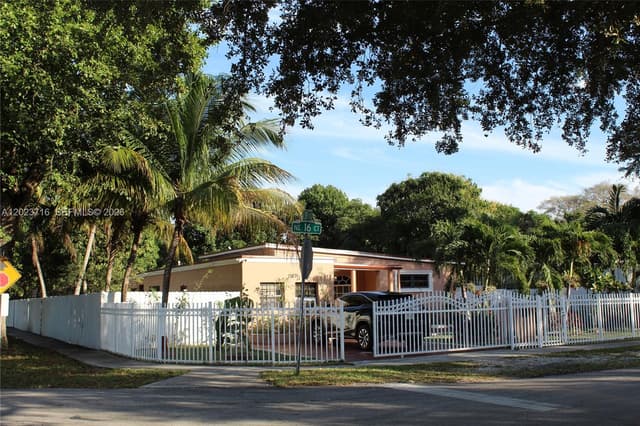 13875 NE 16th Ct, North Miami FL 33181 - North Miami, FL - Photo 3