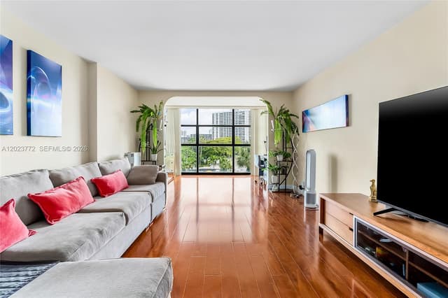 600 SW Parkview Dr # 505, Hallandale Beach FL 33009 - Hallandale Beach, FL - Photo 6