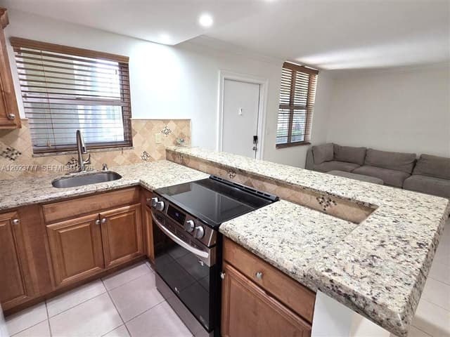 2400 NE 10th St # 104, Pompano Beach FL 33062 - Pompano Beach, FL - Photo 2