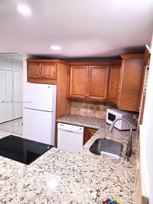 2400 NE 10th St # 104, Pompano Beach FL 33062 - Pompano Beach, FL - Photo 6