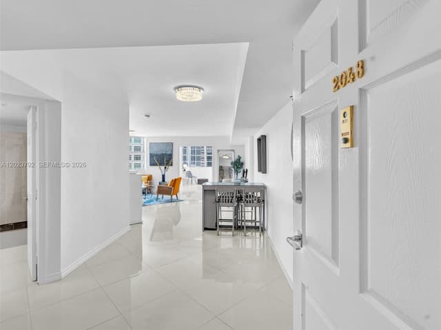 825 Brickell Bay Dr # 2048, Miami FL 33131 - Miami, FL - Photo 2