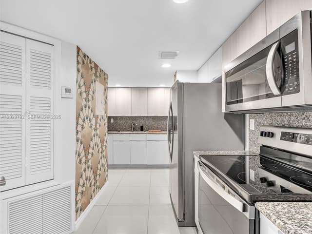 825 Brickell Bay Dr # 2048, Miami FL 33131 - Miami, FL - Photo 6