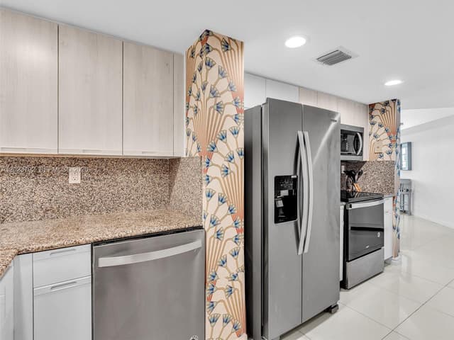 825 Brickell Bay Dr # 2048, Miami FL 33131 - Miami, FL - Photo 7