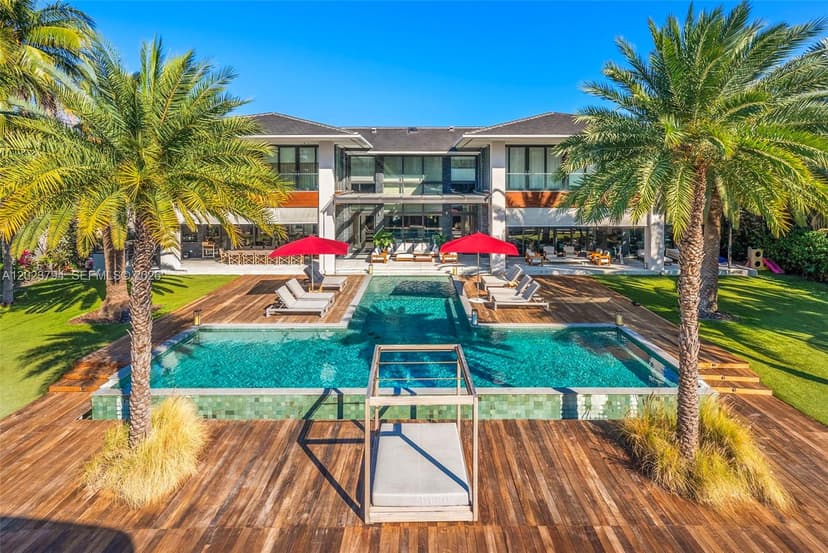 385 Centre Is, Golden Beach FL 33160