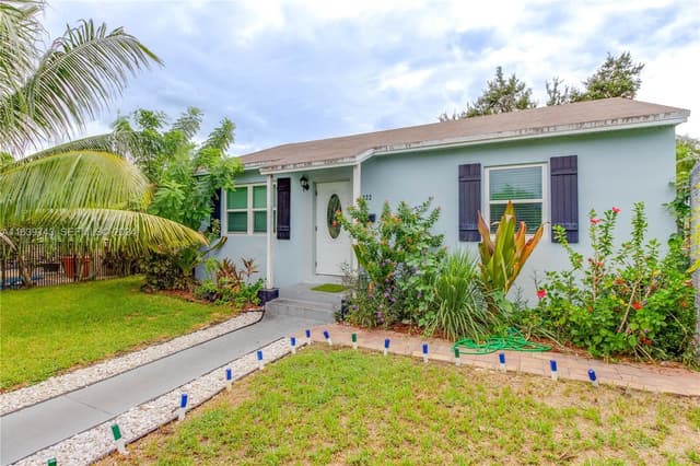 322 N C Street, FL 33460 - Photo 2