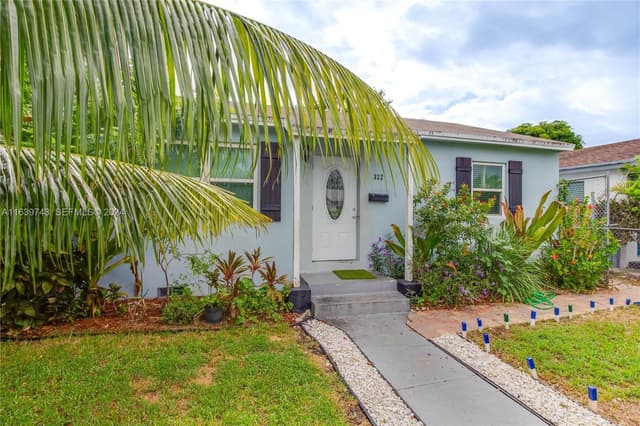 322 N C Street, FL 33460 - Photo 3