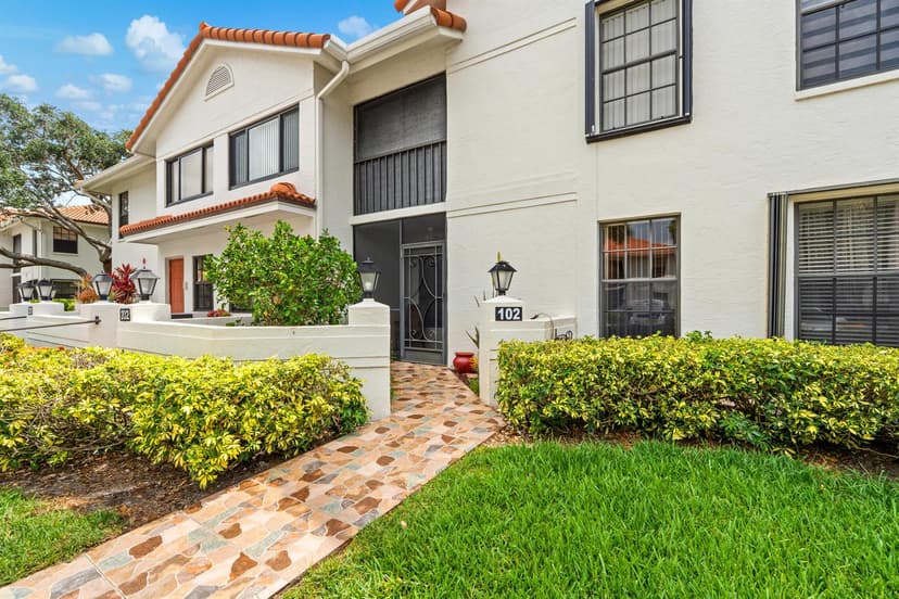 9728 Sills Drive E # 102, Boynton Beach FL 33437