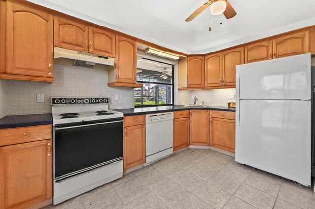 5537 Parkwalk Circle E, Boynton Beach FL 33472 - Boynton Beach, FL - Photo 7