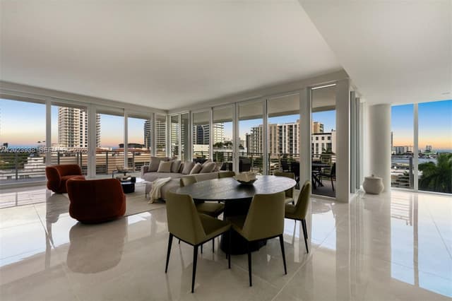 527 Orton Ave # 501, Fort Lauderdale FL 33304 - Fort Lauderdale, FL - Photo 2