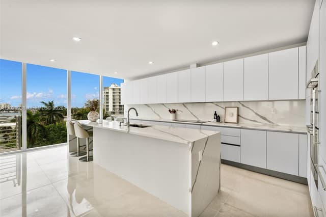 527 Orton Ave # 501, Fort Lauderdale FL 33304 - Fort Lauderdale, FL - Photo 6