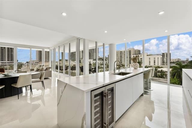 527 Orton Ave # 501, Fort Lauderdale FL 33304 - Fort Lauderdale, FL - Photo 5