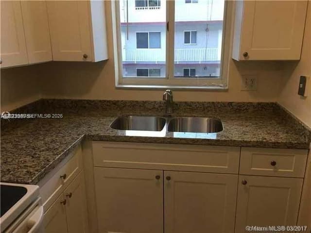 7910 Taft St # 214, Pembroke Pines FL 33024 - Pembroke Pines, FL - Photo 2