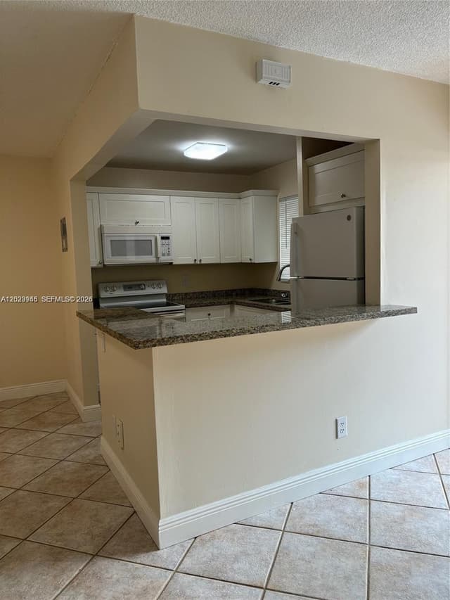 7910 Taft St # 214, Pembroke Pines FL 33024 - Pembroke Pines, FL - Photo 6